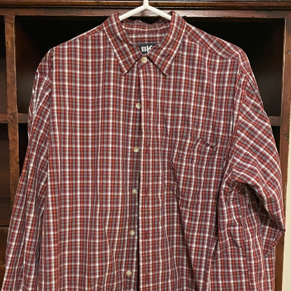 BKE red button down, lightweight and soft material. Great shape.